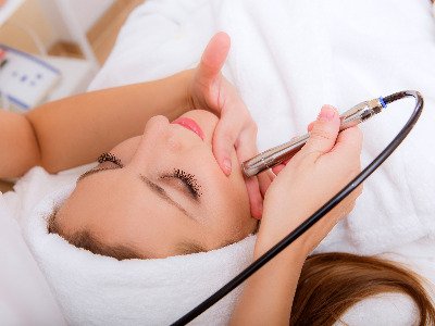 علاجات البشرة والتجميل غير الجراحي