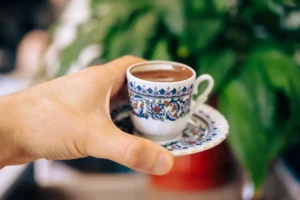 شرب القهوة بعد زراعة الأسنان ماذا يأكل مريض زراعة الأسنان؟